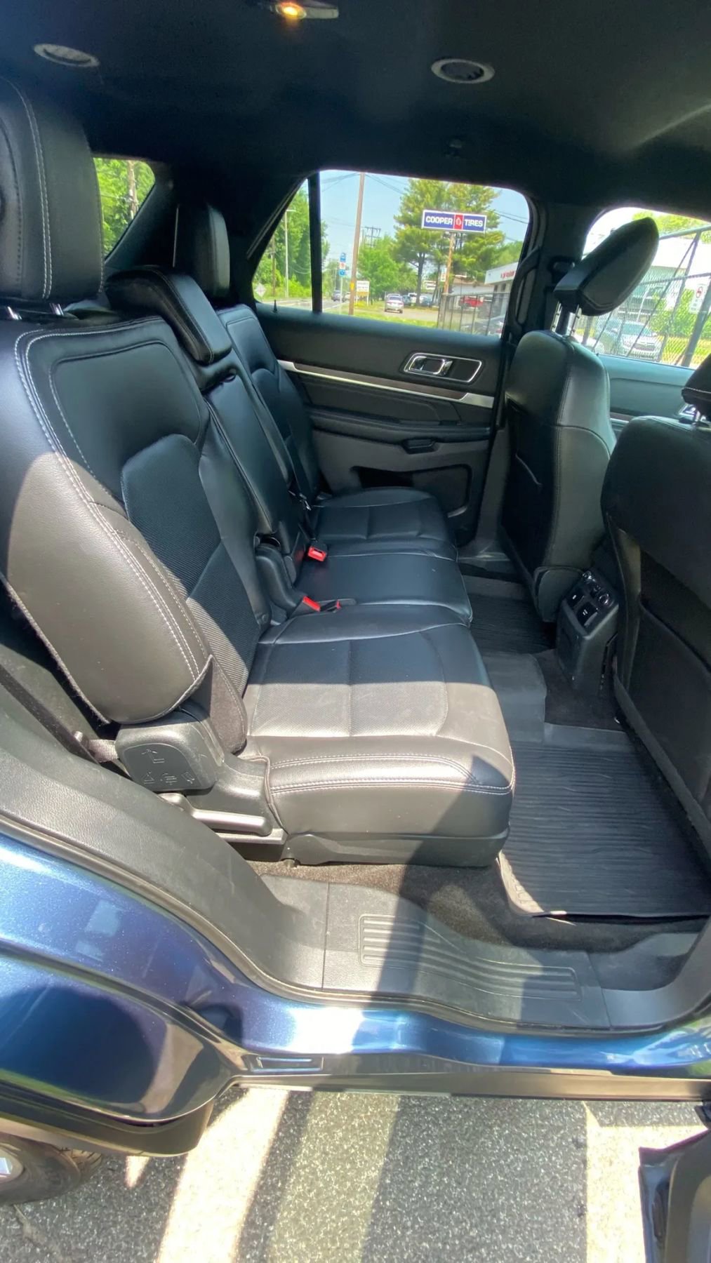 Used 2018 Ford Explorer Limited image 17