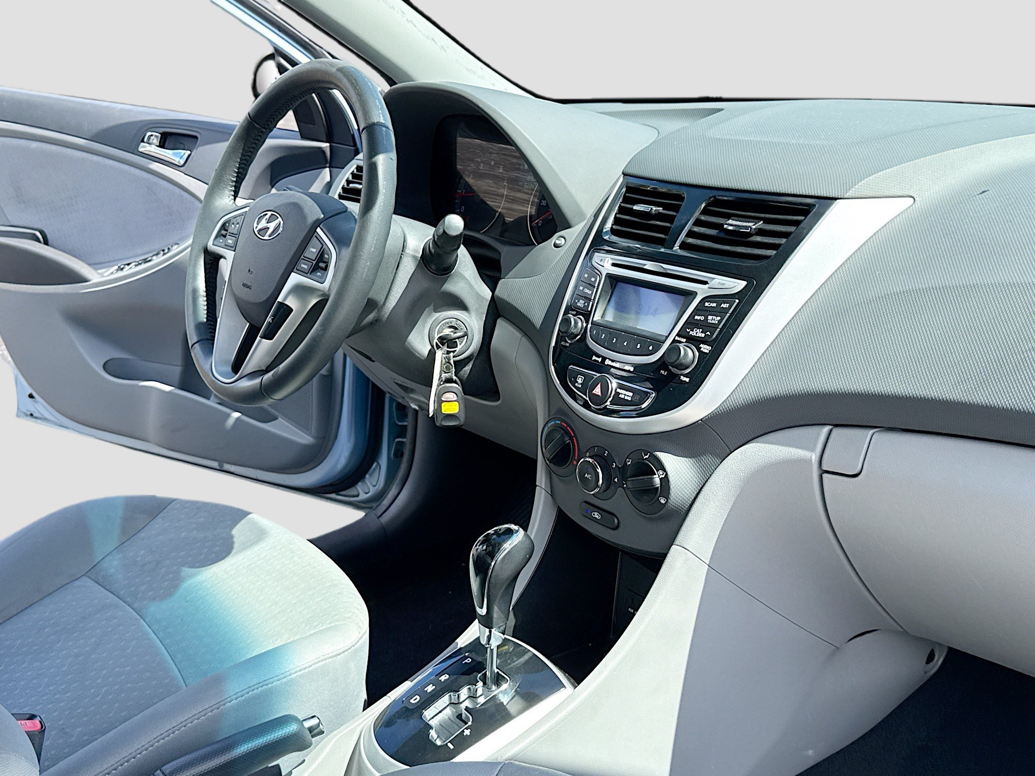 Used 2013 Hyundai Accent SE FWD image 5