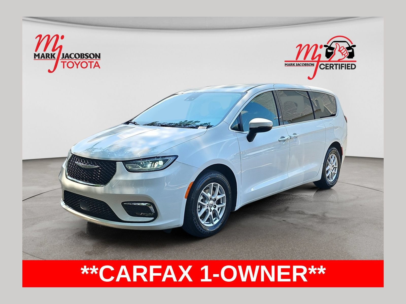 Used 2023 Chrysler Pacifica Touring-L FWD image 1