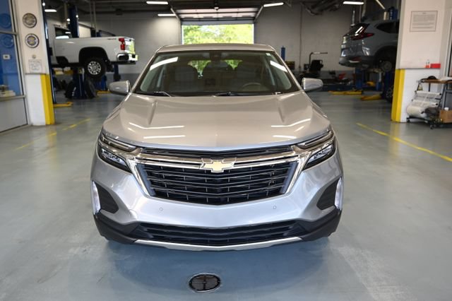 Used 2024 Chevrolet Equinox LT FWD image 2