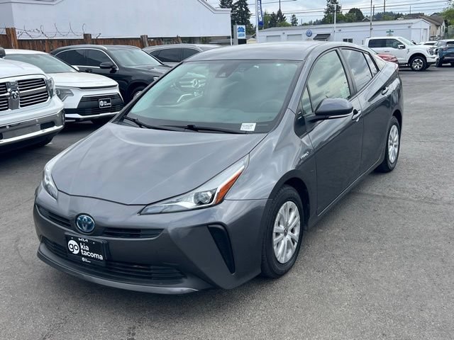 Used 2021 Toyota Prius L Eco w/ Carpet Mat Package (TMS) FWD image 2