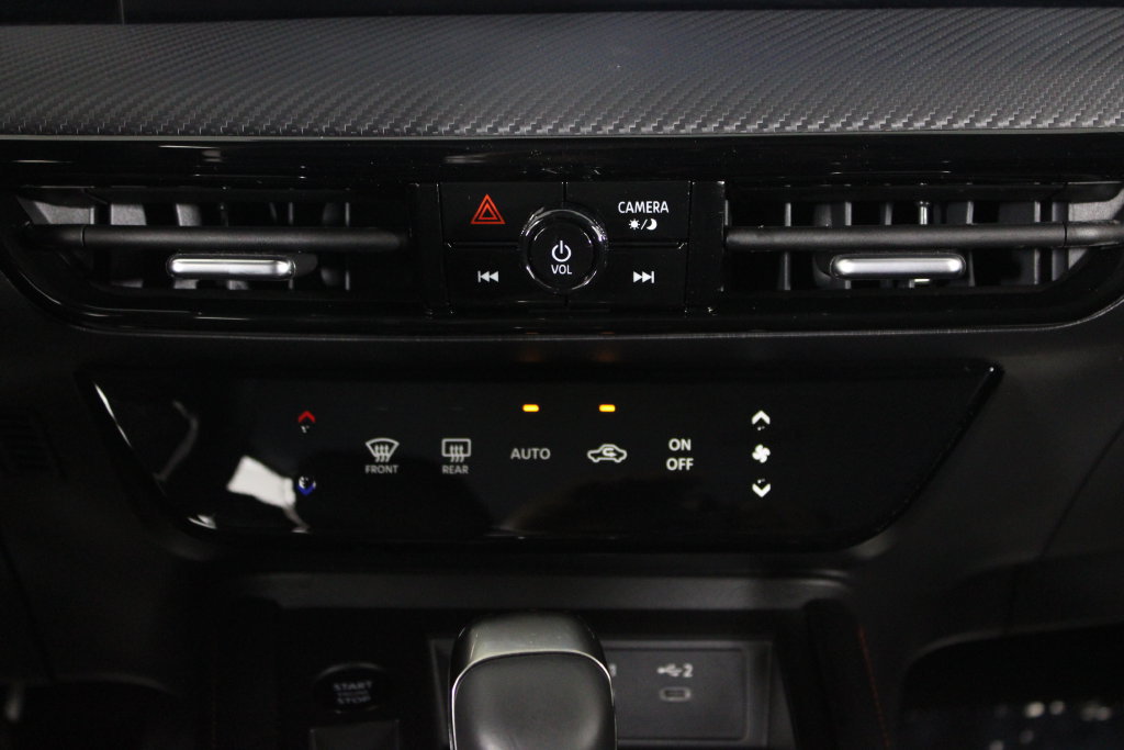 Certified 2026 Nissan Kicks SR FWD image 22