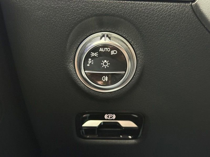 New 2026 Mercedes-Benz C 300 4MATIC Sedan image 17