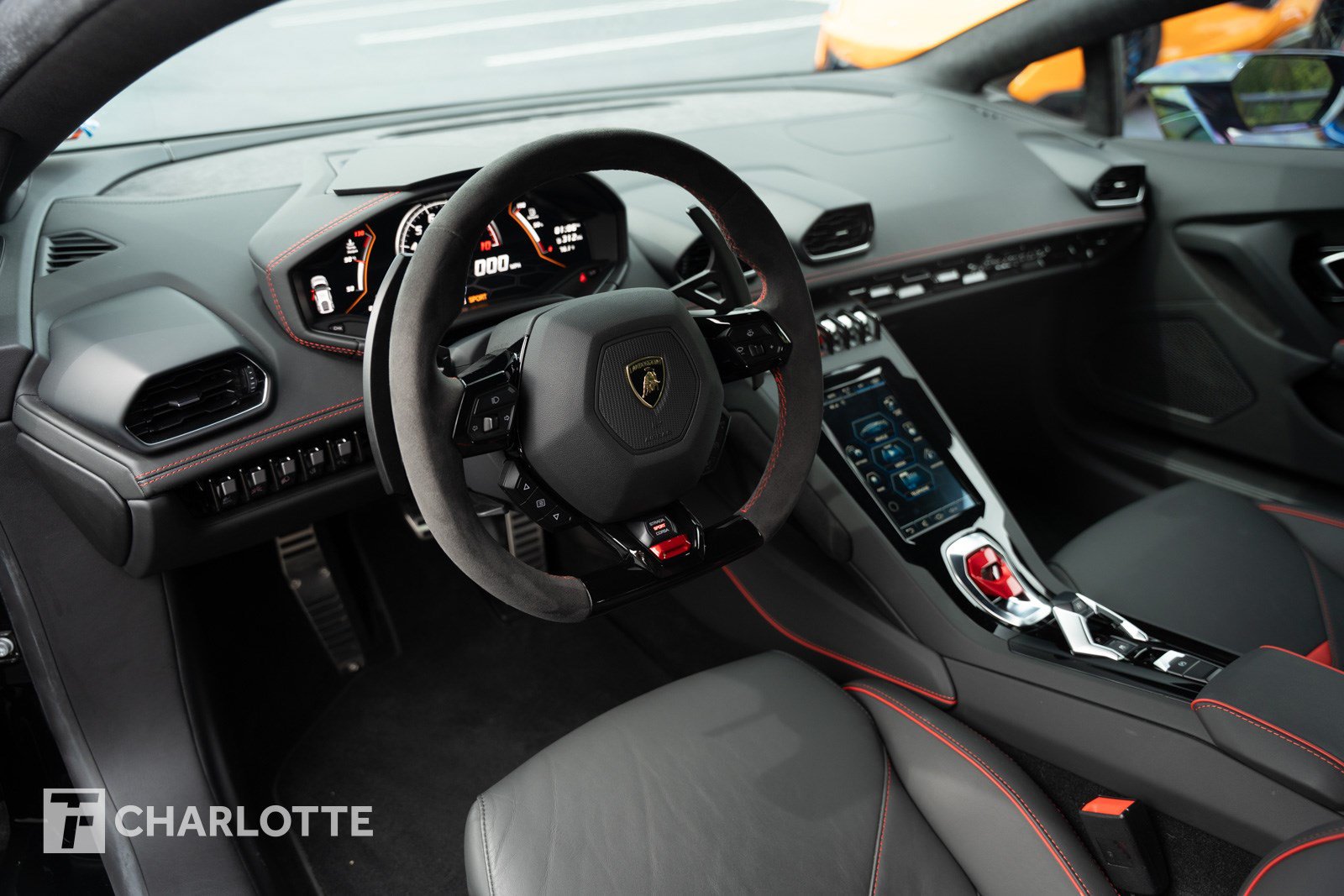 Used 2020 Lamborghini Huracan EVO RWD image 24