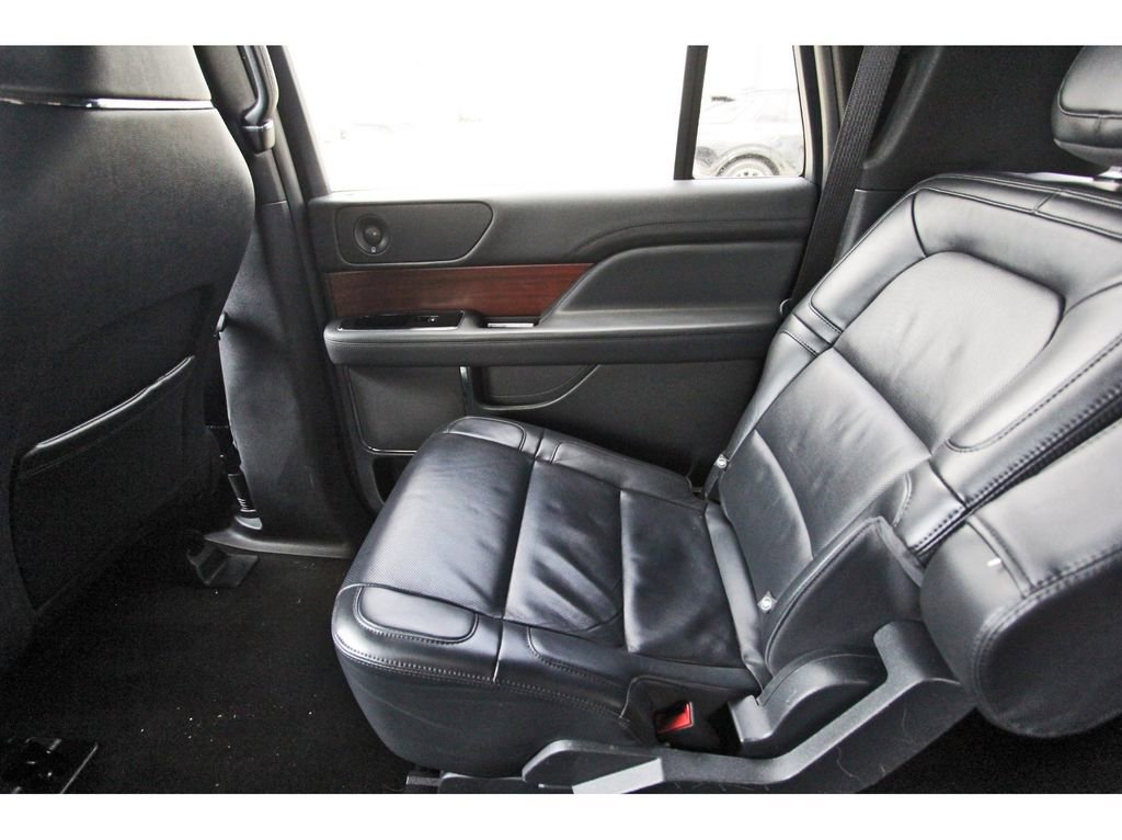 Used 2023 Lincoln Navigator L Reserve AWD/4WD image 12