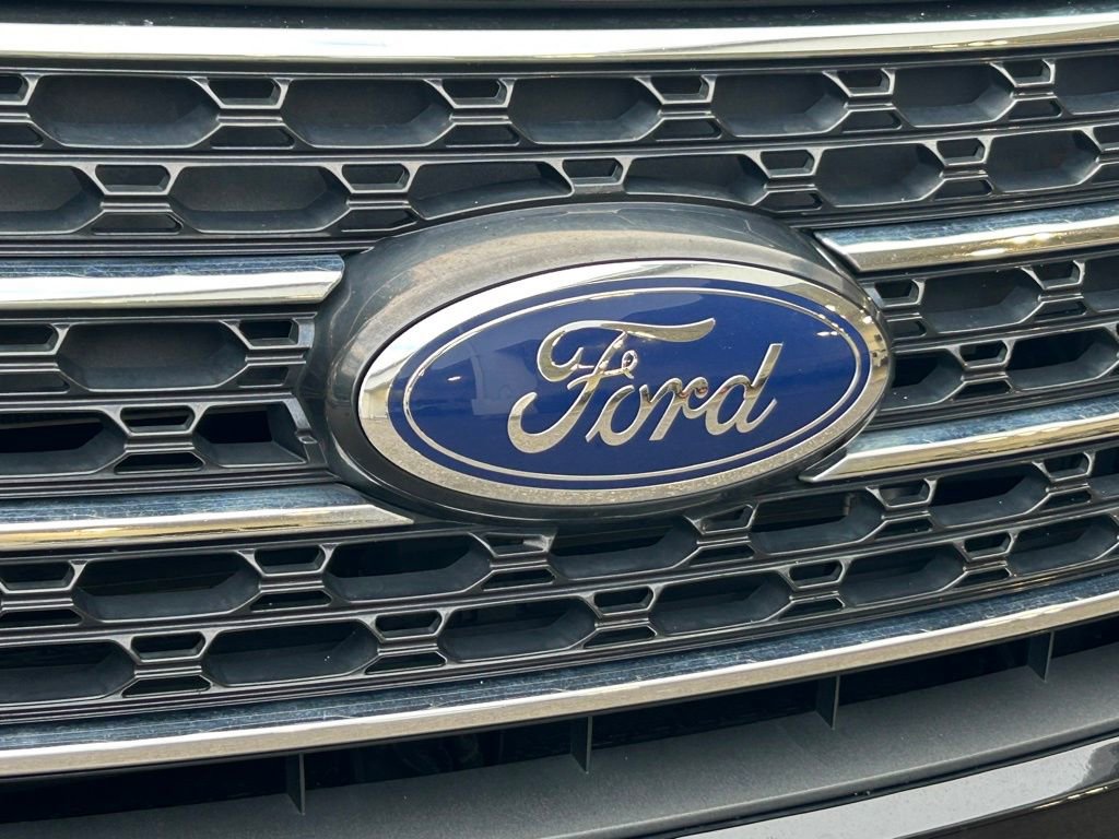 Used 2022 Ford Explorer XLT w/ Equipment Group 202A image 17