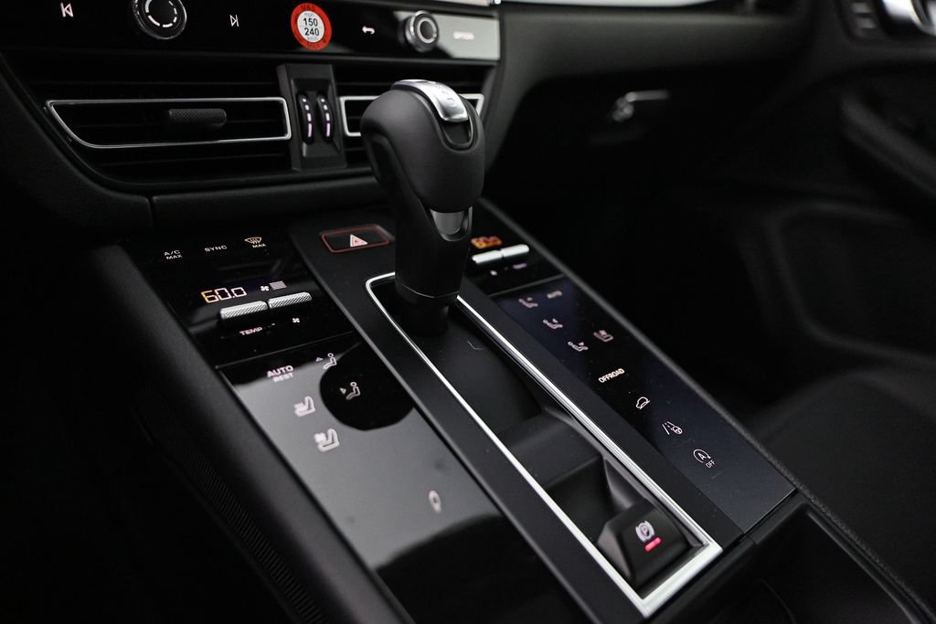 New 2026 Porsche Macan Turbo AWD/4WD image 41