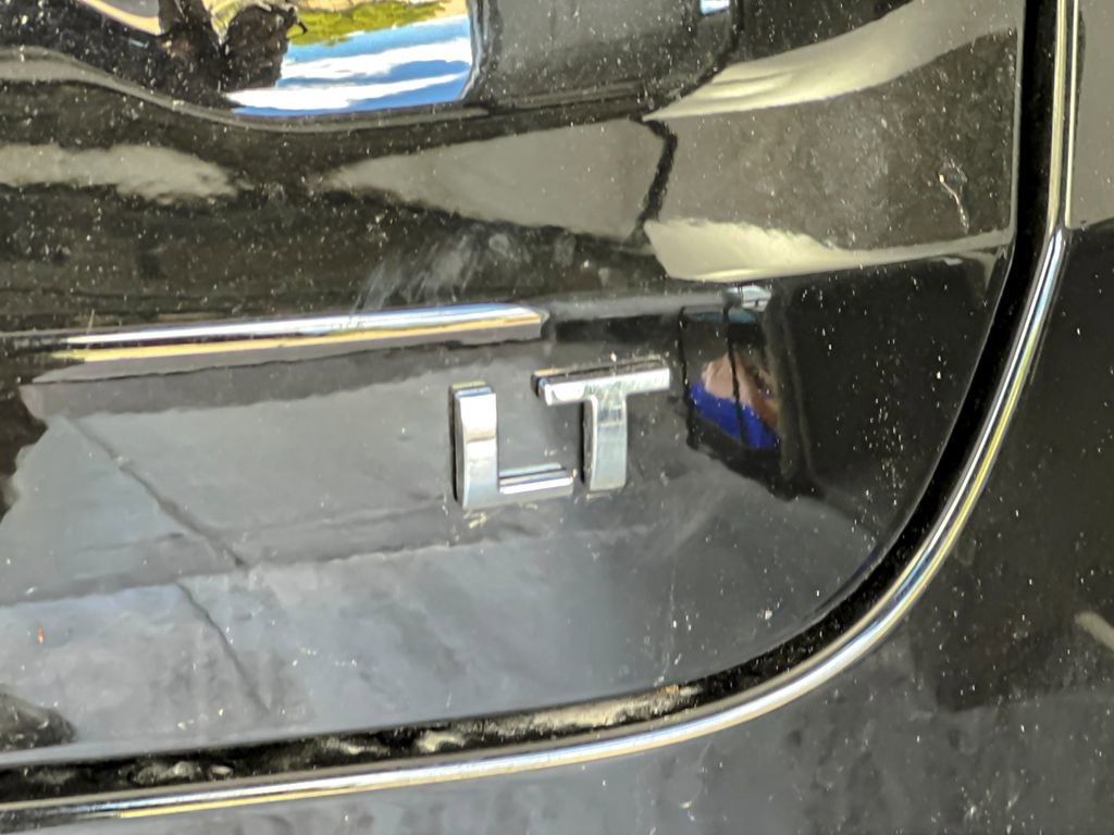 Used 2025 Chevrolet Trax LT FWD image 25
