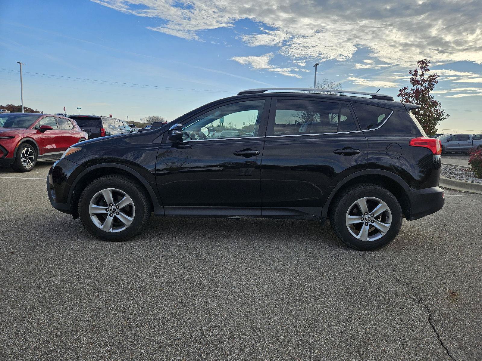 Used 2015 Toyota RAV4 XLE AWD/4WD image 8