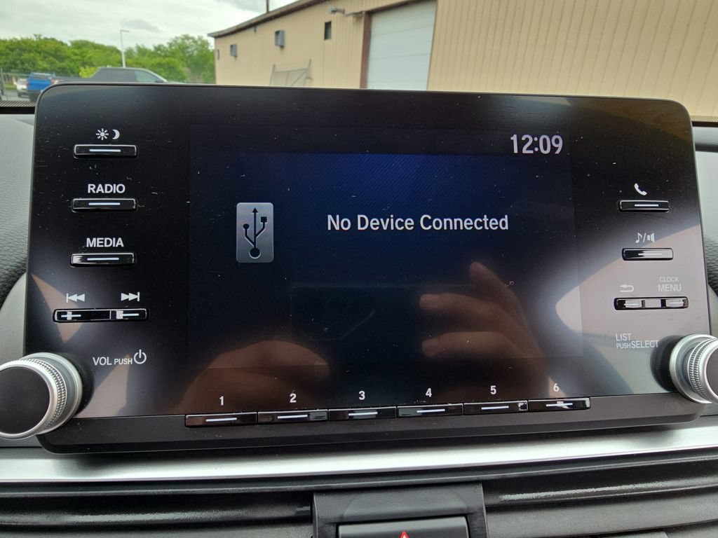 Used 2020 Honda Accord LX image 22