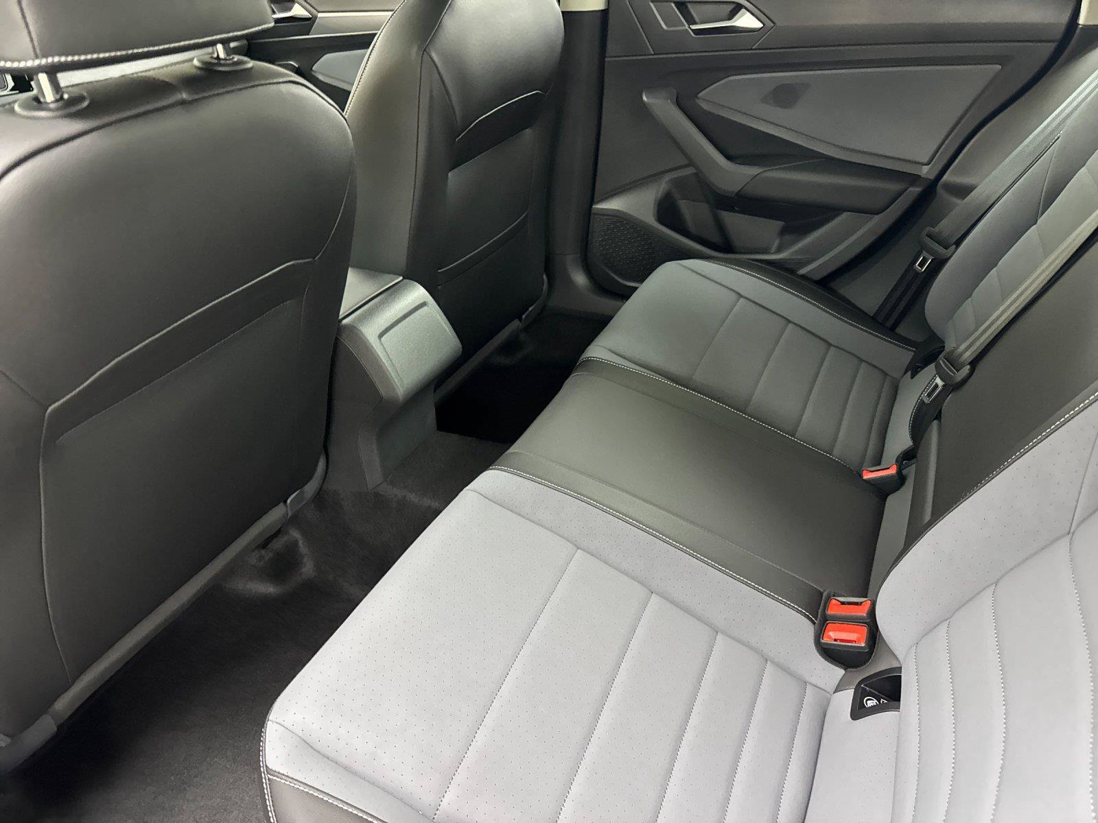 New 2026 Volkswagen Jetta SE FWD image 11