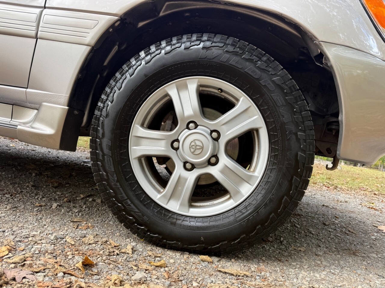 Used 2000 Toyota Land Cruiser image 11