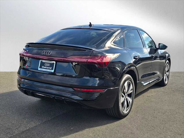 Used 2024 Audi Q8 e-tron Premium image 5