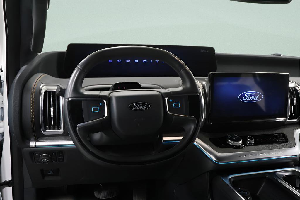 Used 2025 Ford Expedition Tremor AWD/4WD image 6