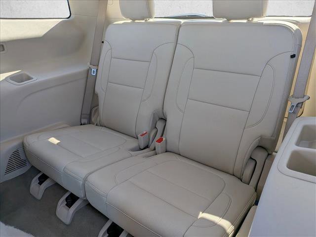 Used 2020 GMC Acadia Denali w/ Technology Package FWD image 19