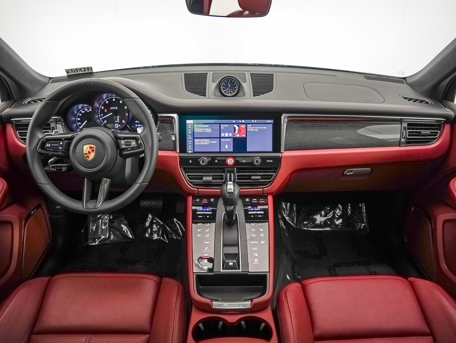 Certified 2025 Porsche Macan GTS image 15