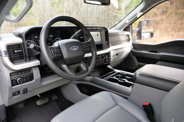 Used 2023 Ford F450 XLT w/ XLT Value Package image 2