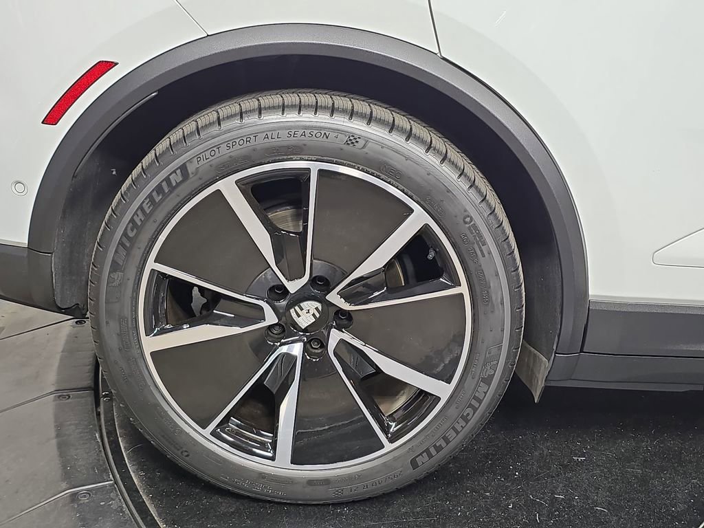 Certified 2025 Porsche Macan Electric image 29