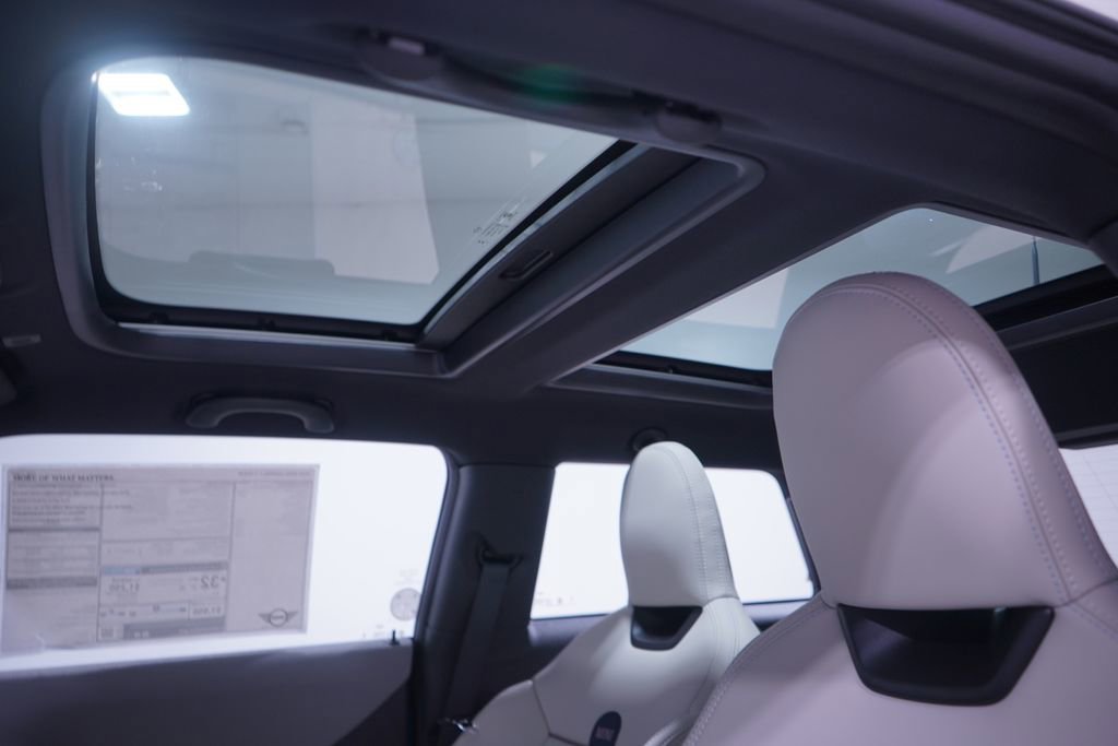 New 2026 MINI Cooper 2-Door Hardtop image 8