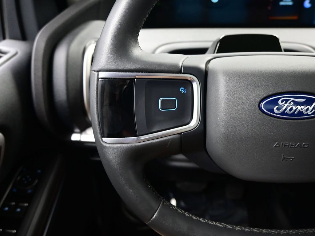 Used 2025 Ford Expedition Active RWD image 19