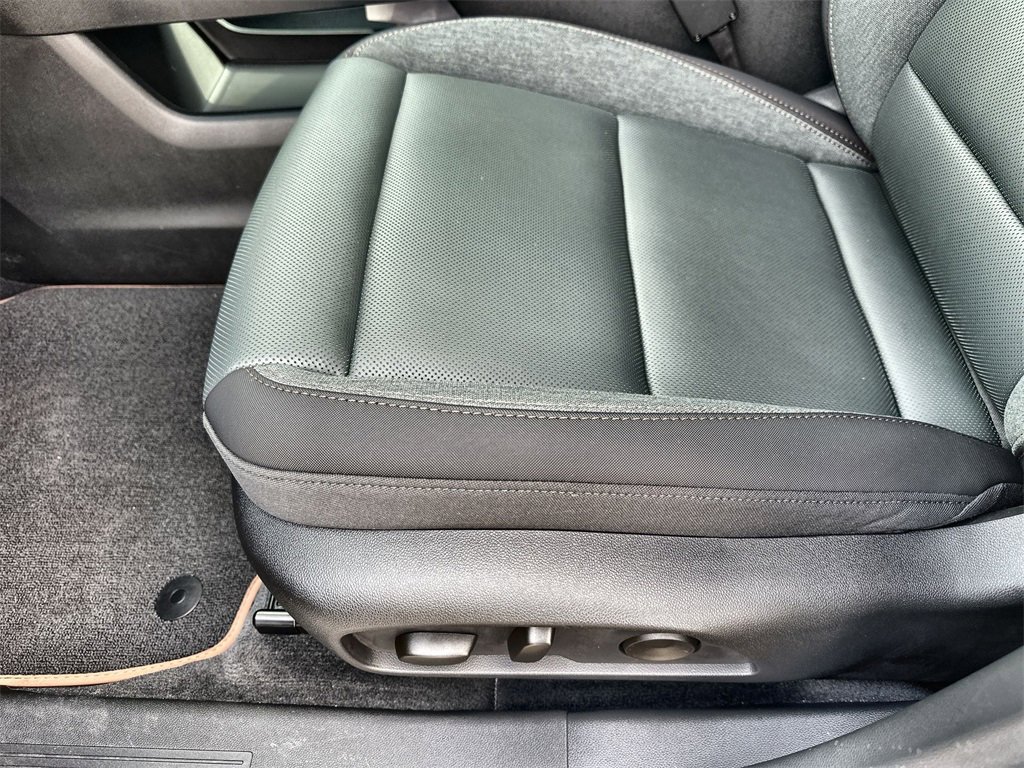 New 2026 GMC Terrain AT4 w/ Convenience Package III image 25