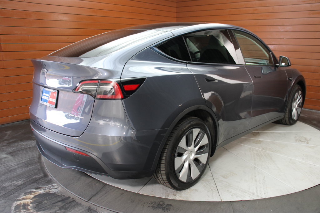 Used 2023 Tesla Model Y Long Range AWD/4WD image 31