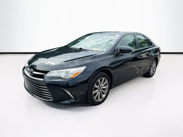 Used 2017 Toyota Camry XLE FWD image 3