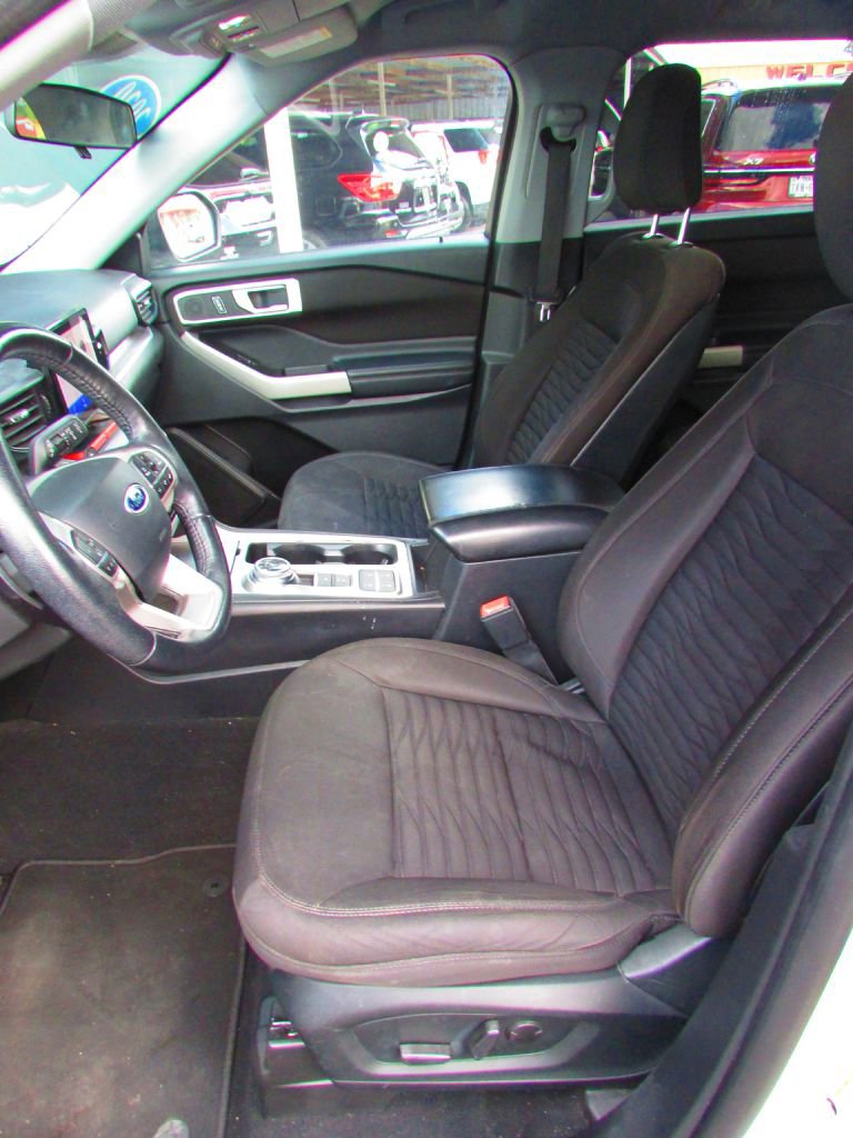 Used 2020 Ford Explorer XLT image 11