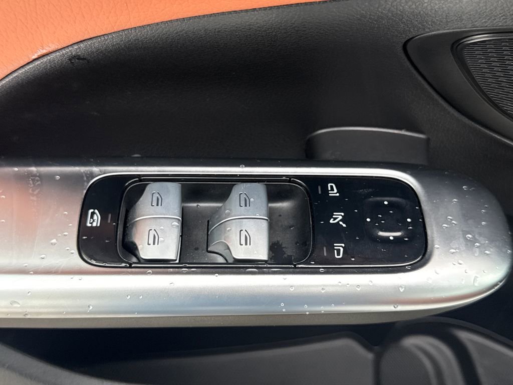 Used 2025 Mercedes-Benz C 300 Sedan image 15