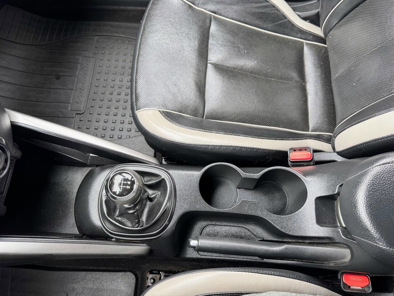 Used 2014 Hyundai Veloster Turbo image 19