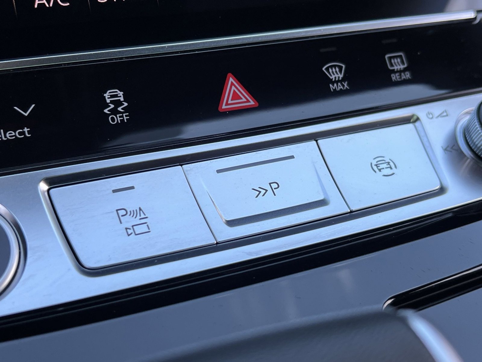 Used 2025 Audi A8 L 3.0T image 34