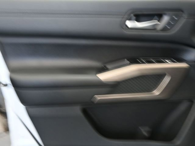 Used 2025 Nissan Pathfinder Platinum image 24