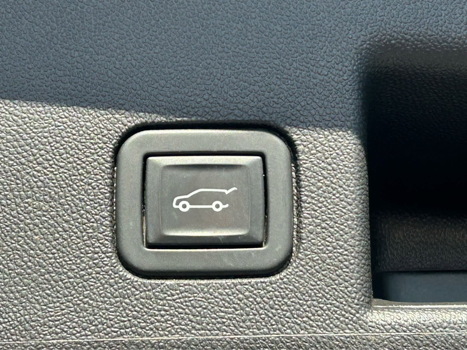 Used 2022 Chevrolet Equinox RS w/ RS Leather Package FWD image 10