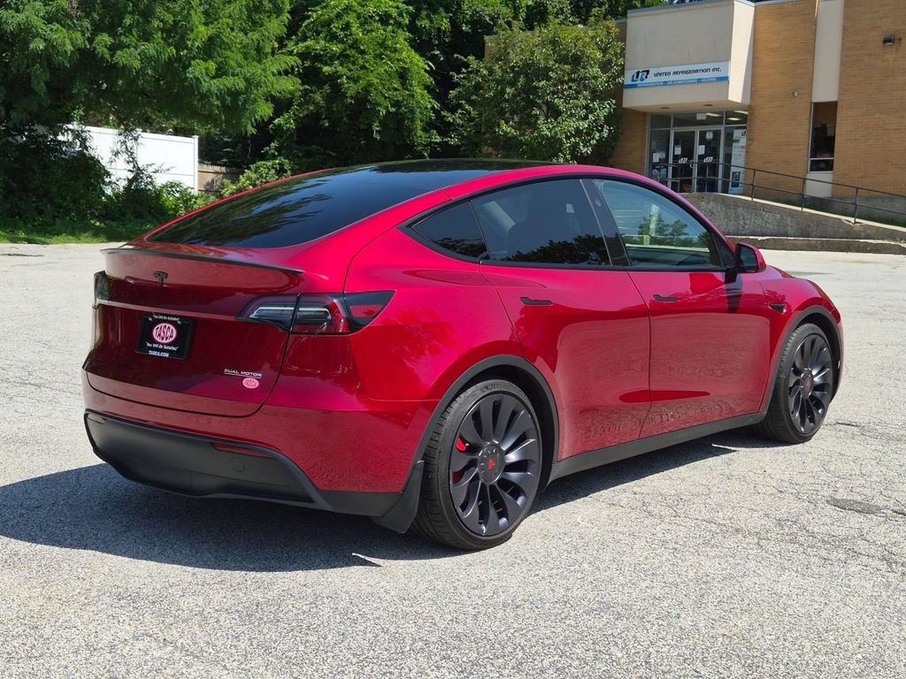 Used 2024 Tesla Model Y Performance AWD/4WD image 3