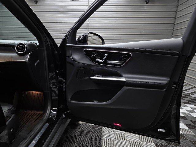 Used 2024 Mercedes-Benz GLC 300 4MATIC image 34