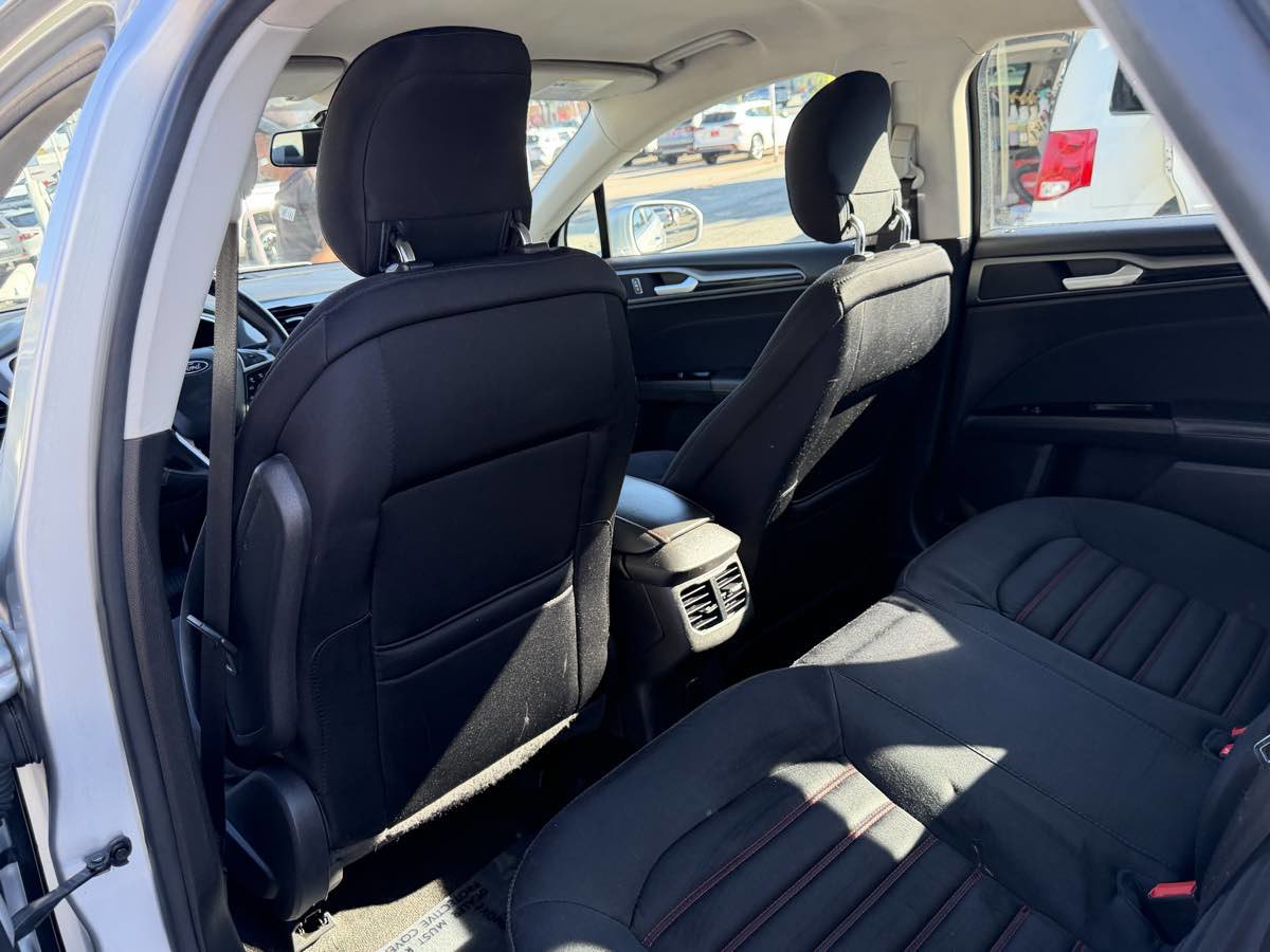 Used 2014 Ford Fusion SE image 13