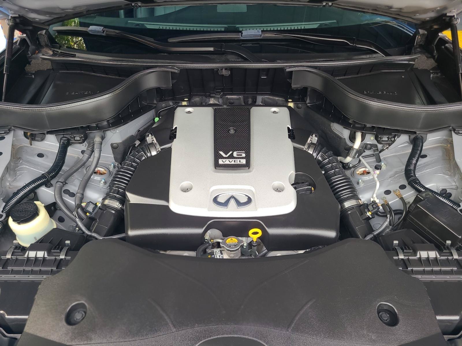 Used 2017 INFINITI QX70 AWD w/ Premium Package image 25