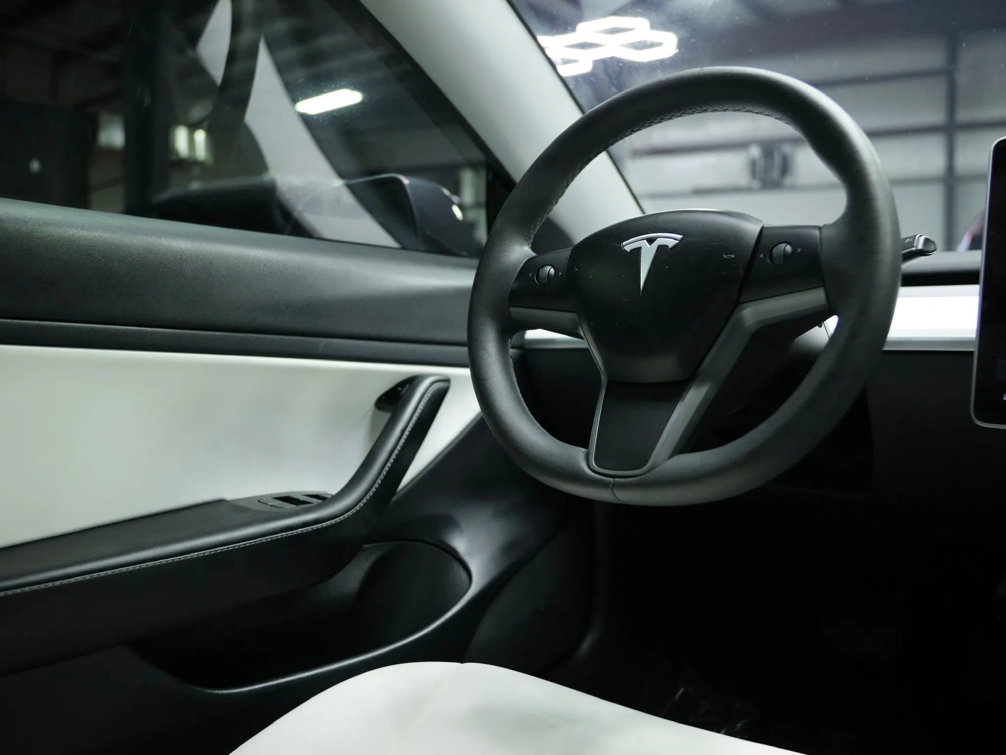 Used 2020 Tesla Model 3 Standard Range RWD image 35
