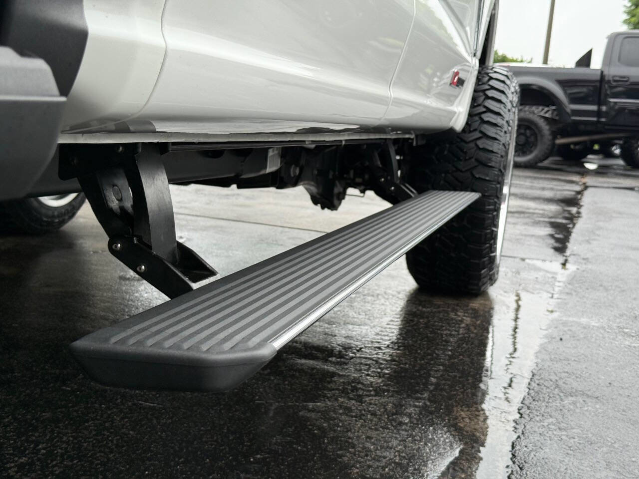 Used 2024 Ford F350 Platinum w/ FX4 Off-Road Package image 16