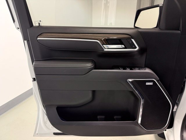 Certified 2025 Chevrolet Silverado 1500 RST w/ Convenience Package II AWD/4WD image 9