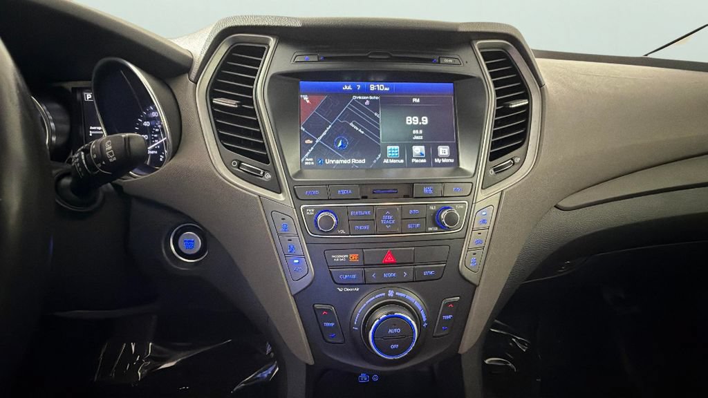 Used 2017 Hyundai Santa Fe Limited FWD image 19