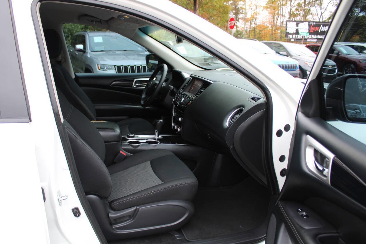 Used 2018 Nissan Pathfinder SV image 30