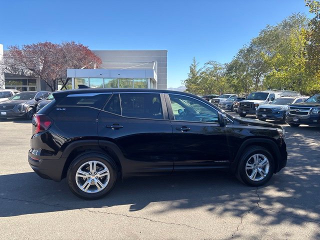 Used 2024 GMC Terrain SLE AWD/4WD image 9