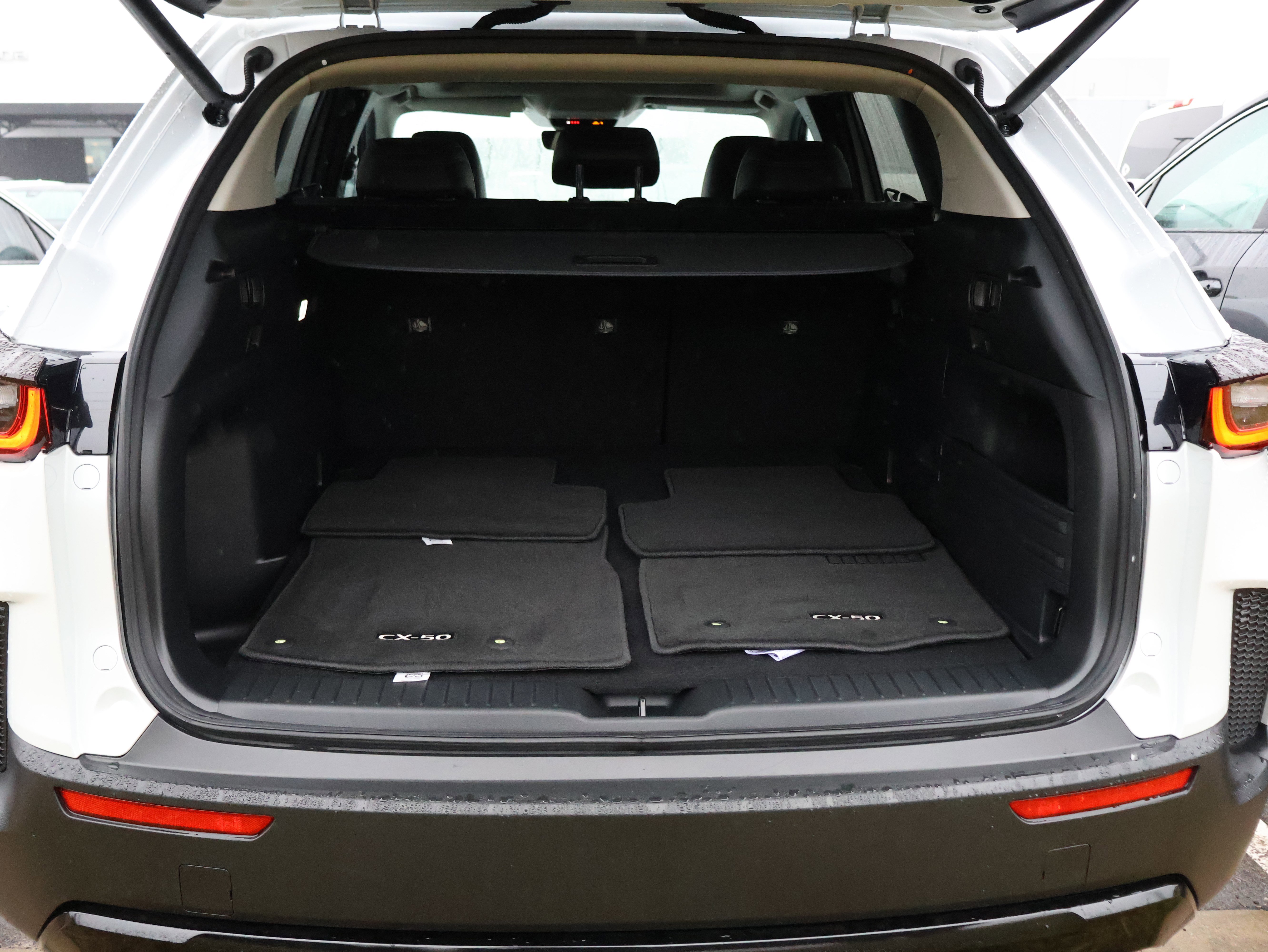 Certified 2025 MAZDA CX-50 AWD 2.5 Hybrid w/ Premium Pkg image 16