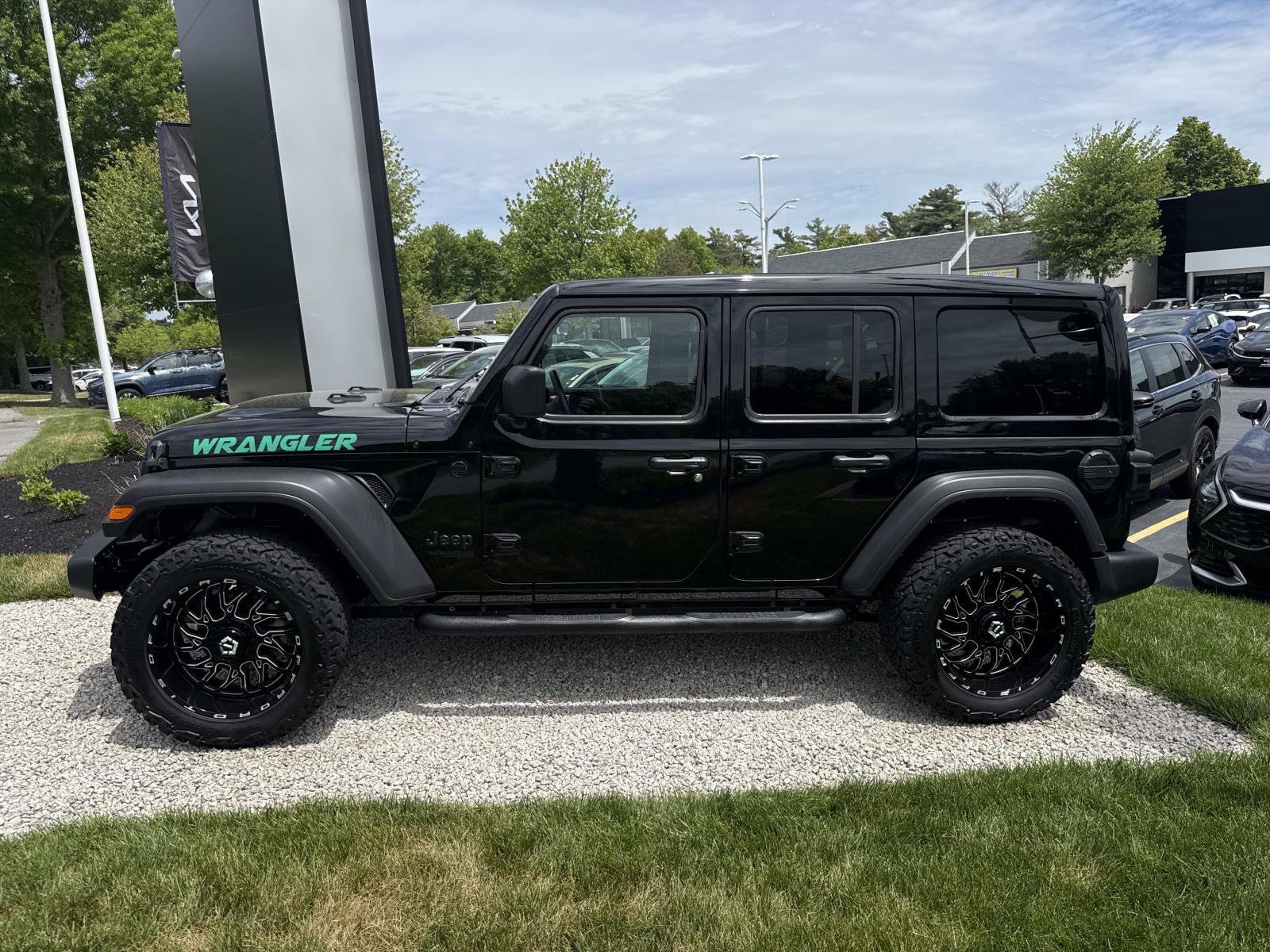 Used 2022 Jeep Wrangler Unlimited Sport w/ Sun And Sound Package AWD/4WD image 2
