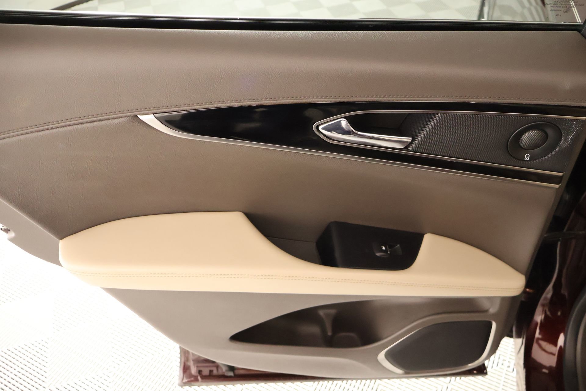 Used 2022 Lincoln Nautilus Reserve image 14