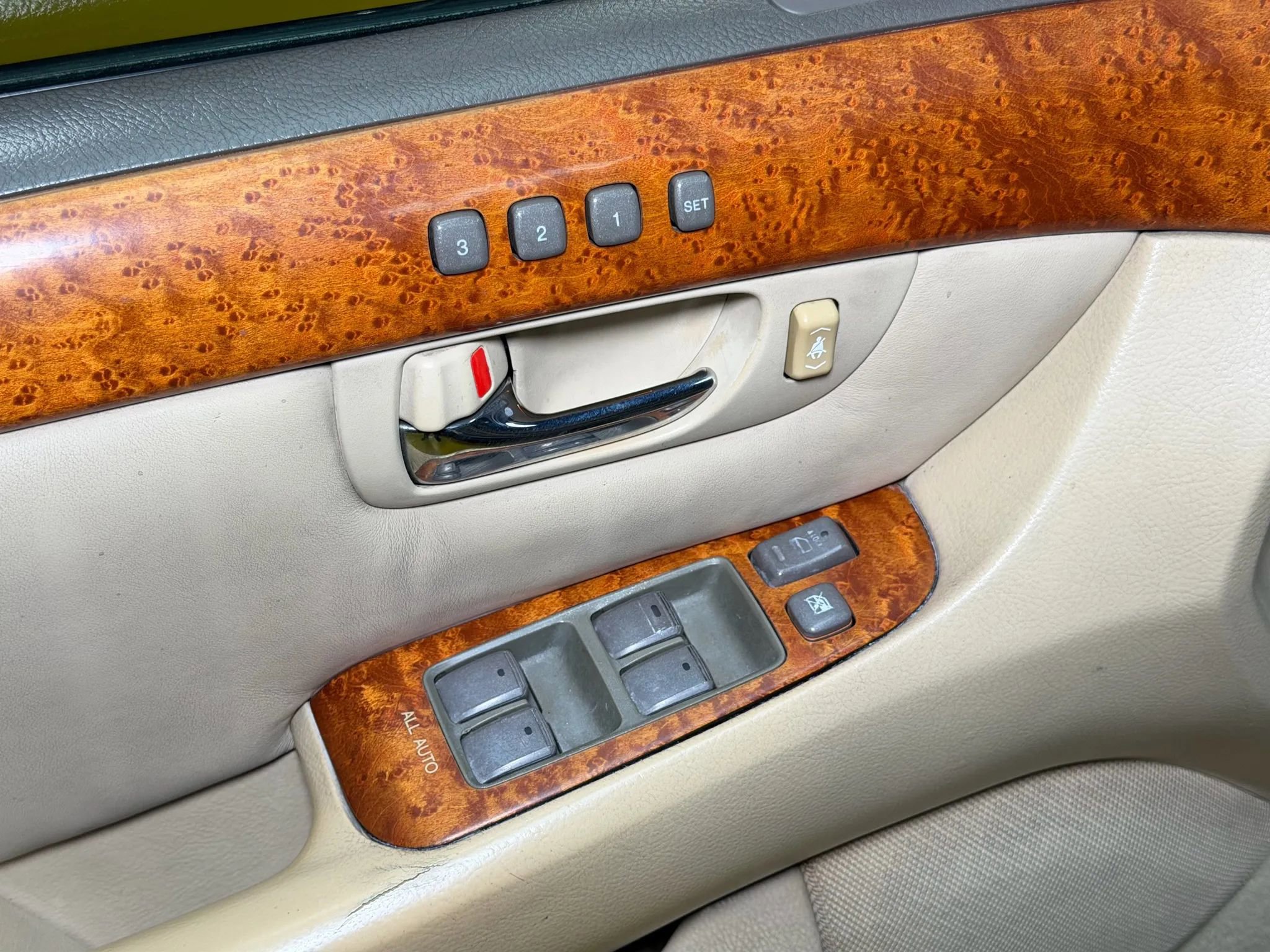 Used 2005 Lexus LS 430 image 34