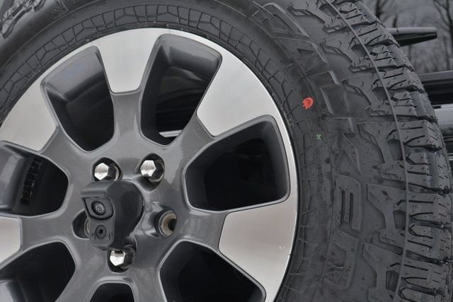 Used 2022 Jeep Wrangler Unlimited Sahara w/ Cold Weather Group AWD/4WD image 30
