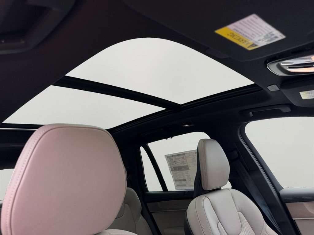 New 2026 Volvo XC90 T8 Ultra w/ Protection Package Premier AWD/4WD image 5