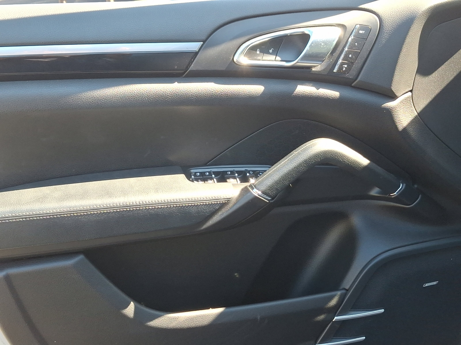 Used 2014 Porsche Cayenne image 12